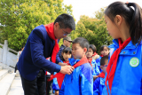 移动的思政课 肥东县师生清明祭英烈传承红色基因