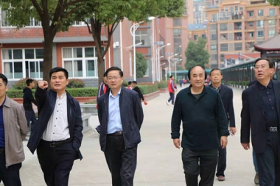六安市裕安區(qū)區(qū)委常委宣傳部長張樹森蒞臨裕安中學(xué)視察工作