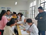 磨子潭镇中心学校开展一年一度学生健康体检活动