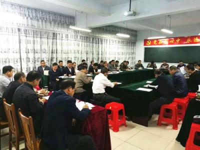 六安市新安中學(xué)召開專項(xiàng)會(huì)議布置2020年高考網(wǎng)上報(bào)名工作