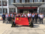 金江实验学校举办“同升一面旗，同唱一首歌”活动