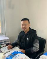 一位诲人不倦、润物无声的园丁  ——记皖西中学优秀教师储鑫