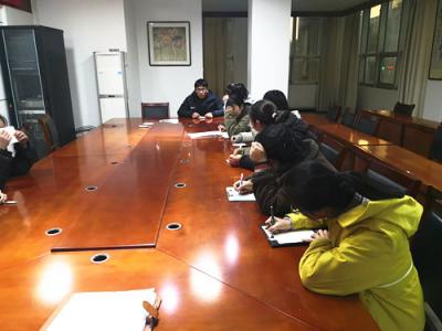 皖西中學(xué)旅游愛(ài)好者協(xié)會(huì)召開(kāi)迎新會(huì)議