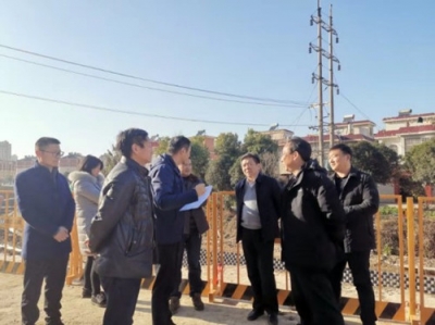 六安市教體局局長許秀旗督查裕安城區(qū)義務(wù)段學(xué)校、公辦幼兒園工程建設(shè)及安全工作