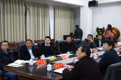 中國關(guān)工委常務(wù)副主任武韜蒞臨六安九中  調(diào)研青少年普法教育工作