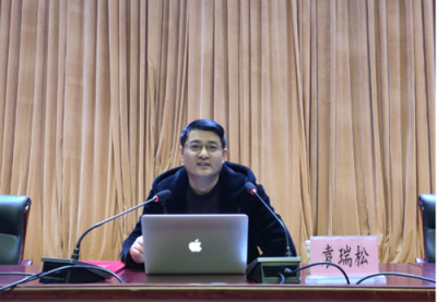 霍邱一中舉行法制教育報告會