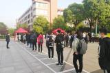 庐江中学喜迎高二年级同学返校复学