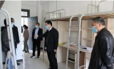 舒城县副县长张志存到舒城二中督导初三返校开学工作