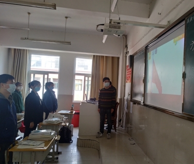 皖西中学举行2020春学期第一次升旗仪式