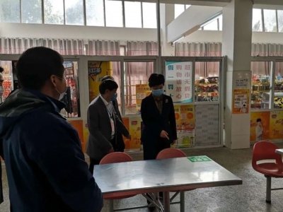 巢湖市委常委、宣传部长李萍一行视察巢湖四中复学工作