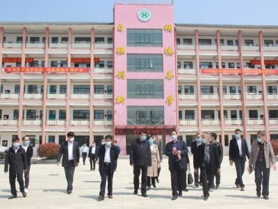 省教育厅副厅长解平督查六安新世纪学校高三返校复学工作