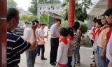 上海铁路总公司及蚌埠市怀远县主要领导慰问龙亢镇师生和留守儿童