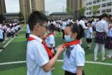 六小荣城：举行“争做新时代好队员”入队仪式