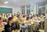 庐江中学组织全体学生收看“开学第一课”