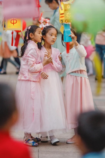 月光下的中国      ——记合肥市阳光小学艺术节闭幕式