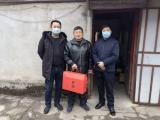 寒冬送温暖  关怀暖人心  ——合肥市南小湖畔花园分校工会开展慰问退休教师活动