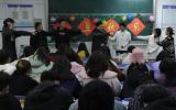 师生同台玩游戏 安庆师大一辅导员与学生共庆元旦