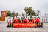 大手拉小手 播种绿色 放飞希望—— 合肥市建平实验小学南艳分校党员教师带领少先队员开展植树活动