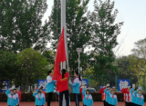 阜阳十九中举行“书香四月天，正是读书时”主题升旗仪式