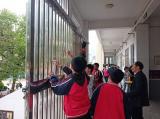 宿松縣實(shí)驗(yàn)中學(xué)：開展衛(wèi)生大掃除， 助力創(chuàng)建省級(jí)衛(wèi)生縣城