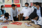亳州市委副书记邓真晓到亳州特殊教育学校与特殊儿童共度