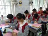 安全重于泰山 —— 界首一中学生学习安全知识和食品安全实施条例