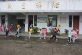 绩溪县金沙学校扎实开展防震减灾演练活动