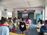 績溪縣揚(yáng)溪鎮(zhèn)中心小學(xué)：唱支軍歌給黨聽