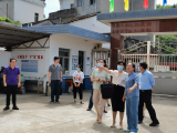 绩溪县扬溪镇中心小学:“六一”，暖暖的慰问