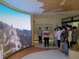 怀远农场中学：参观法治基地争做守法少年