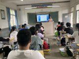 績溪縣揚溪中學給畢業(yè)班學生作心理健康講座