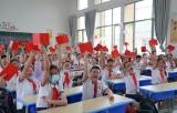 六安市解放路三小“多彩”畢業(yè)典禮 開啟孩子人生新路程    