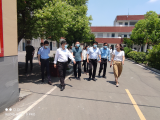 树孝善典范  奖孝心少年 ——颍州区委副书记、代区长刘峰一行莅临程集镇王湾小学表彰孝心少年