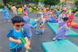 合肥荣幼教育集团总园小班年级组开展“欢乐水枪战”主题活动