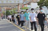 界首一中举行疫情防控秋季开学应急演练                            