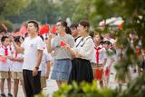 庐江县晨光小学举行“庆国庆师生同唱一首歌”活动     