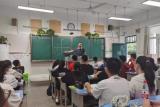 淮北市西园中学推门听课紧盯课堂  