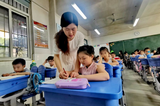 “推门课”“示范课”双管齐下，共促教学管理提升            