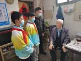 亳州市拂晓中心小学：九九重阳节 浓浓敬老情            