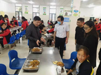 亳州市教育局高新区分局党委书记、局长王永超走访三十一中关注食品安全及心理健康教育