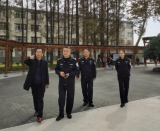 望江县公安局长金鑫到杨湾中学视察指导安全工作