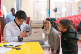 怀宁县振宁小学开展视力检测活动            