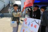 安庆师大大学生爱心超市暖冬展销花式“揽客” 