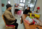 天长市十八集初中党支部在春节前积极开展慰问退休老教师活动