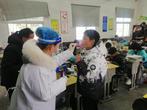 潛山市油壩鄉(xiāng)中心學(xué)校組織開展核酸抽測(cè)工作 