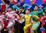 看！那冰雪上的少年  中小学冰雪运动故事多