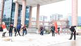 怀宁县振宁初中、振宁小学除雪在行动            