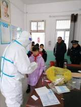 核酸检测入校园  众志成城筑防线  ——太湖县新仓镇团湖小学开展全员核酸检测