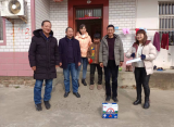 真情暖童心 走近困难学生——庐江县十八桥小学开展春节表慰问困难学生活动