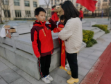 建团百年话奉献 永小红领巾志愿岗在行动——合肥市永红路小学学雷锋月教育实践活动启动仪式